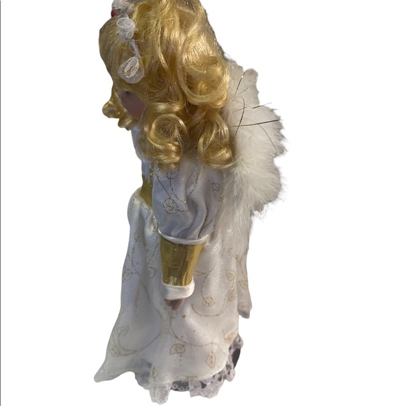 Connoiseur Collection Doll Seymour Mann. - Picture 4 of 8